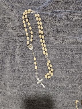Lenox Silver Ivory Porcelain Rosary 925 Silver Crucifix/Medallion 22”
